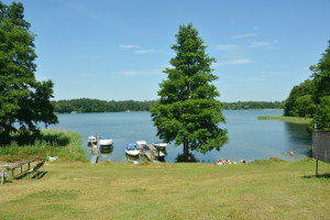 Badestelle-auf-dem-Dauer-und-Familiencampingplatz